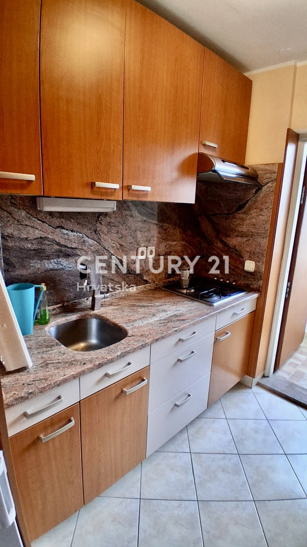 POREČ, ČERVAR PORAT, MONOLOCALE A SOLI 200 METRI DALLA SPIAGGIA