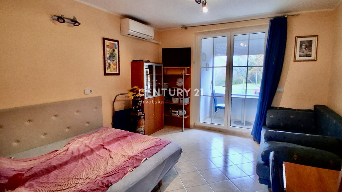 POREČ, ČERVAR PORAT, MONOLOCALE A SOLI 200 METRI DALLA SPIAGGIA