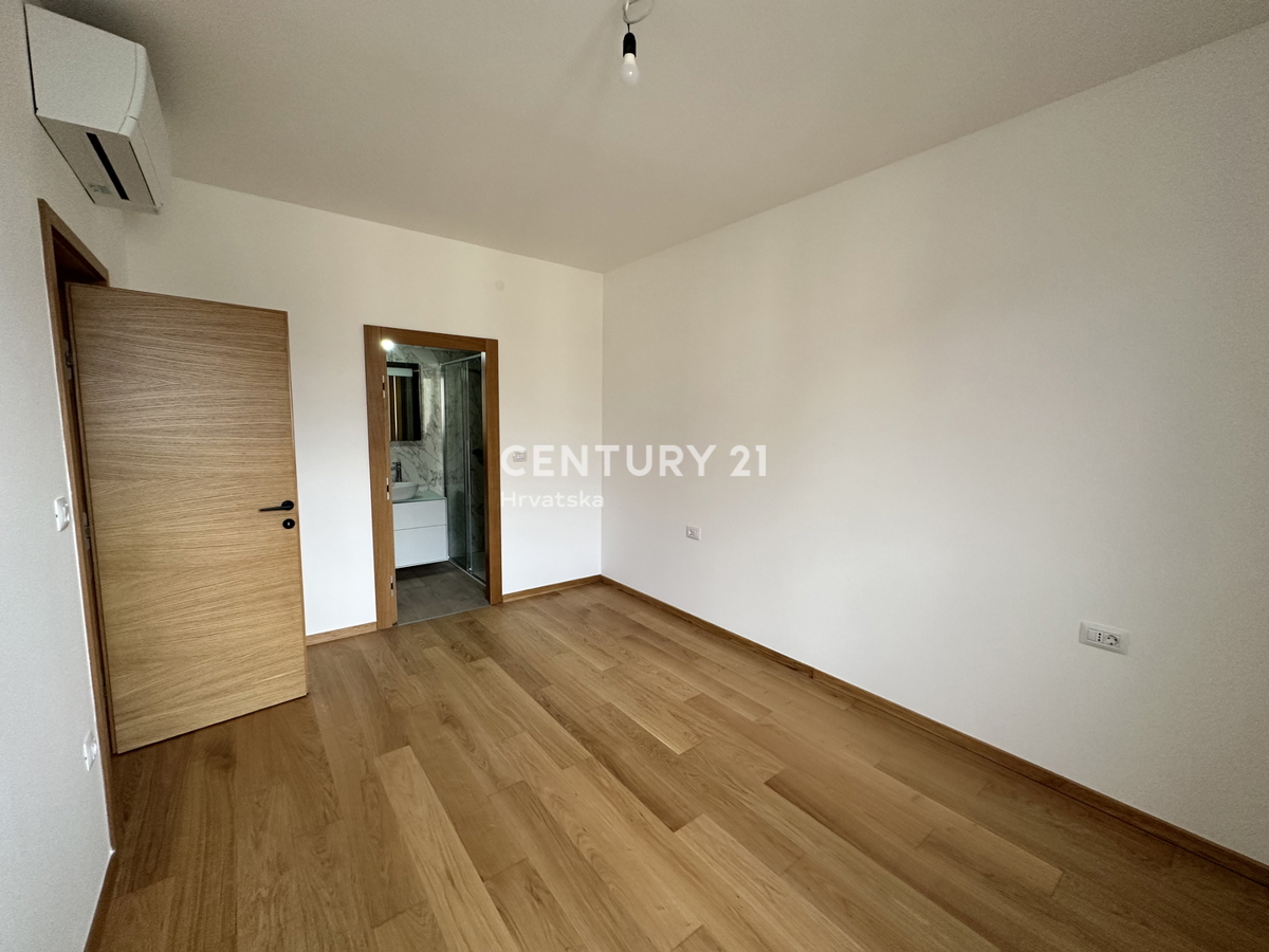 LABIN, APPARTAMENTO CON VISTA APERTA SUL MARE