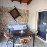 POREČ, VENDESI CASA RISTRUTTURATA CON PISCINA AI MARGINI DELLA PIANURA A SOLI 4 KM DAL MARE