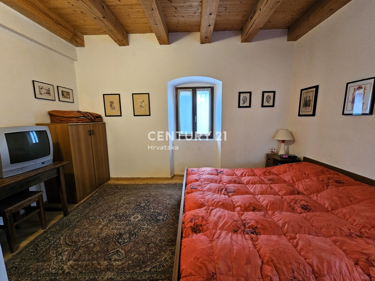 VABRIGA, IN VENDITA CASA IN PIETRA, PRIMA DI UNA FILA