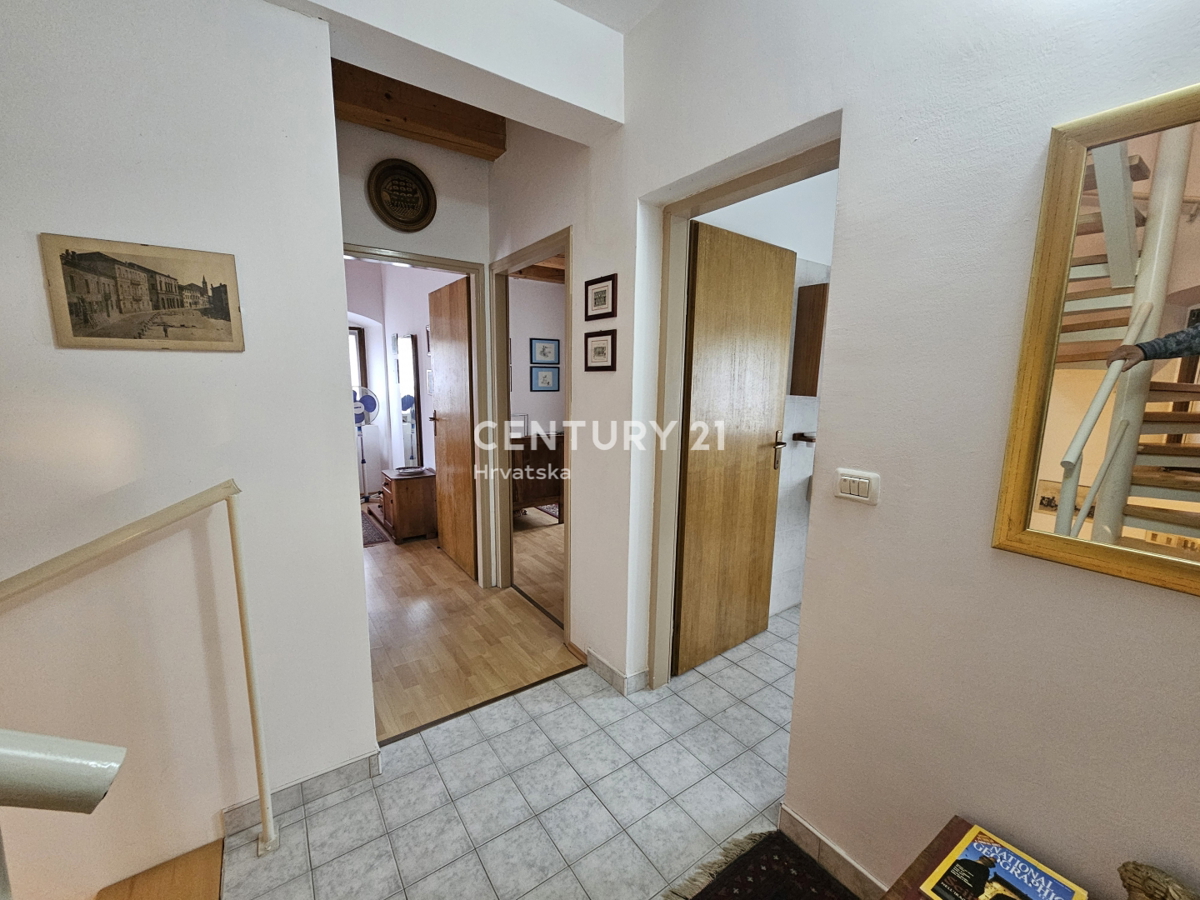 VABRIGA, IN VENDITA CASA IN PIETRA, PRIMA DI UNA FILA