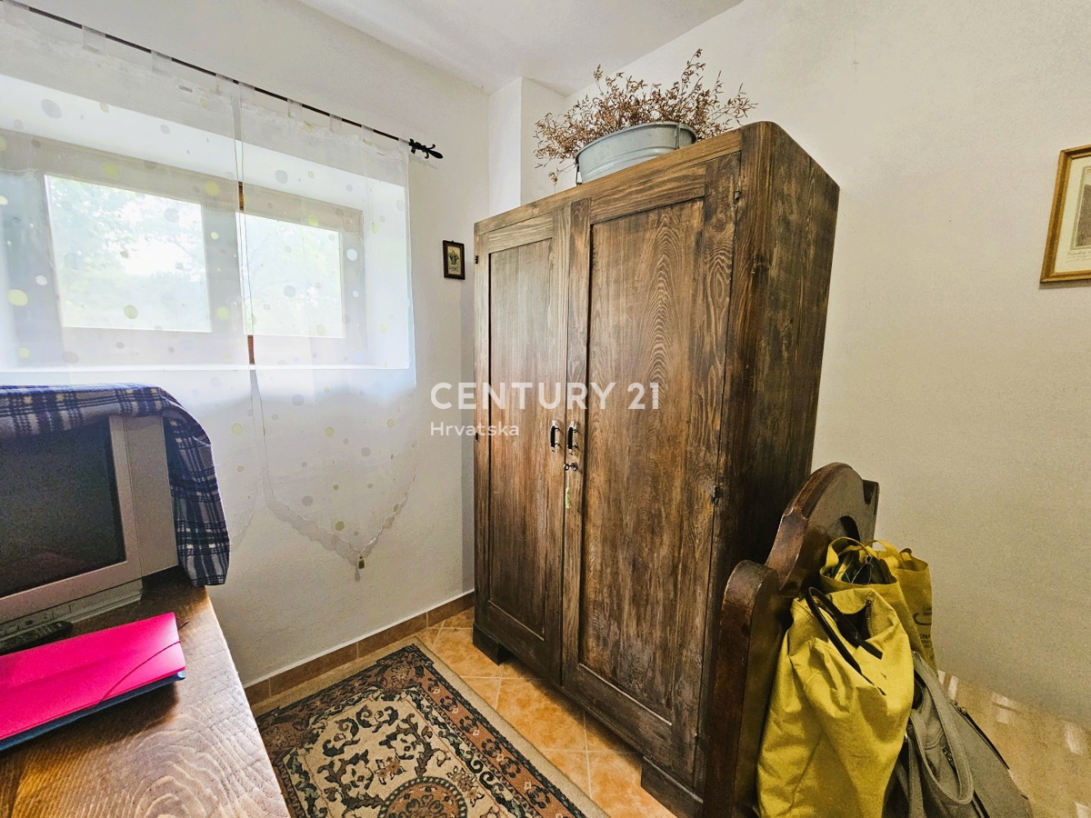 VABRIGA, IN VENDITA CASA IN PIETRA, PRIMA DI UNA FILA