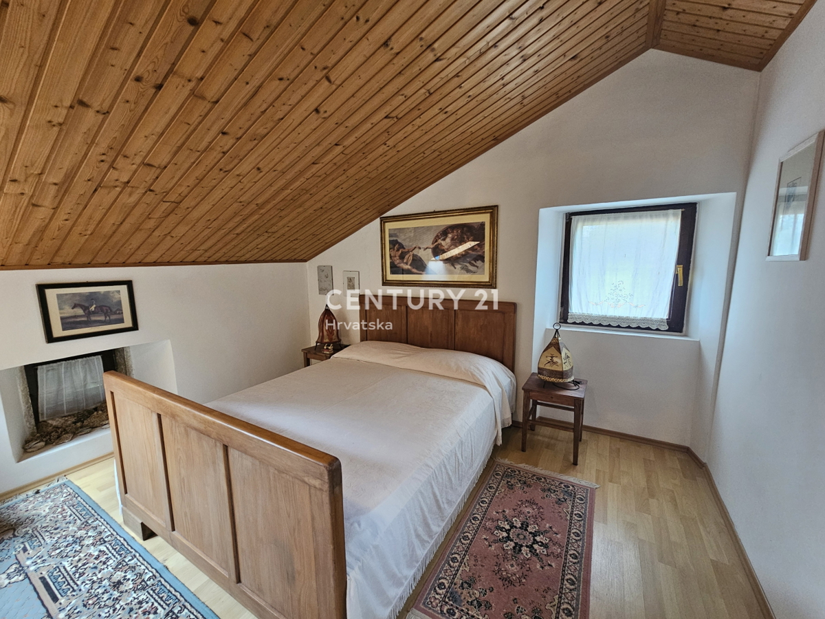 VABRIGA, IN VENDITA CASA IN PIETRA, PRIMA DI UNA FILA