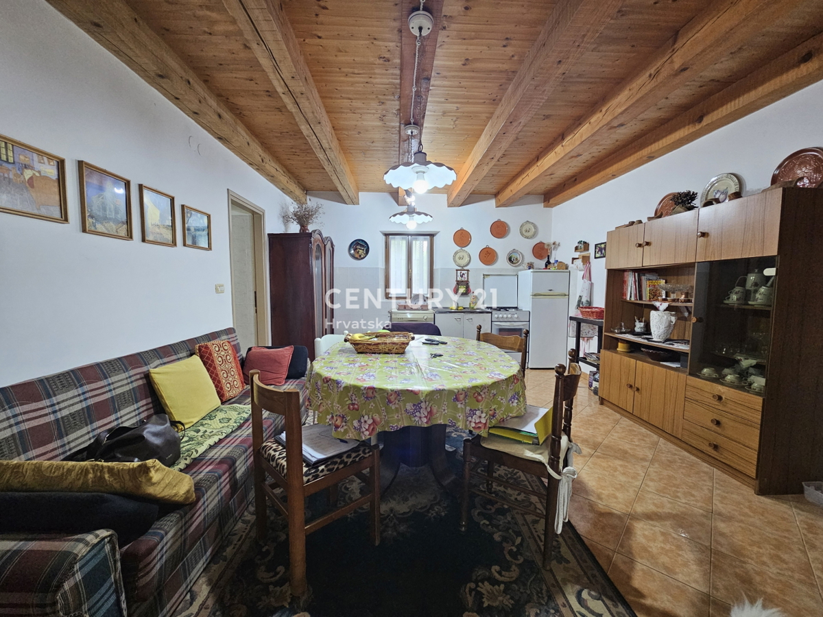 VABRIGA, IN VENDITA CASA IN PIETRA, PRIMA DI UNA FILA