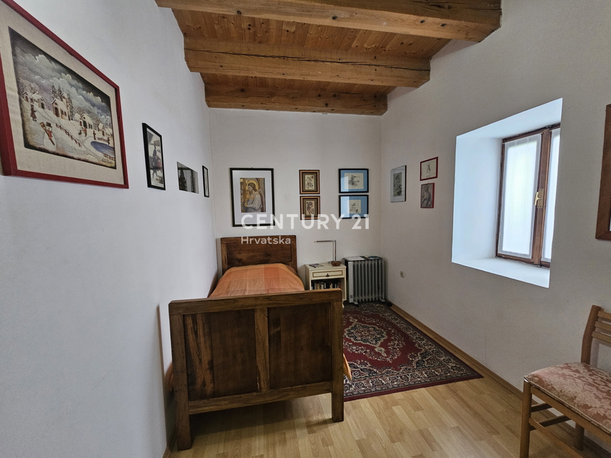 VABRIGA, IN VENDITA CASA IN PIETRA, PRIMA DI UNA FILA