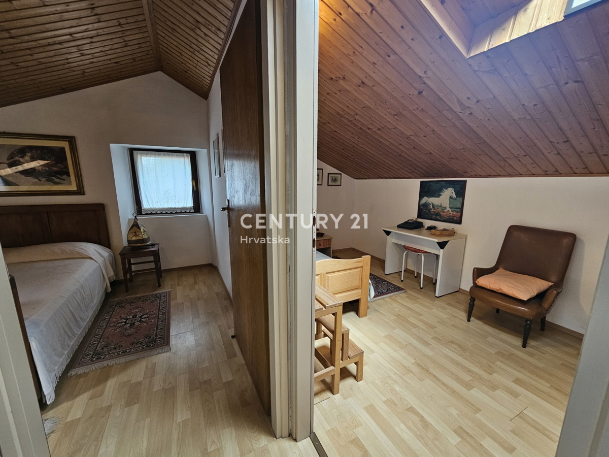 VABRIGA, IN VENDITA CASA IN PIETRA, PRIMA DI UNA FILA