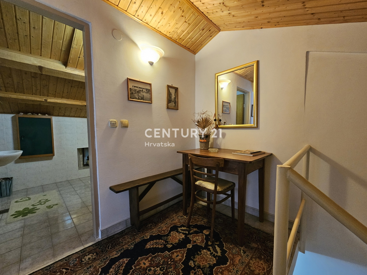 VABRIGA, IN VENDITA CASA IN PIETRA, PRIMA DI UNA FILA