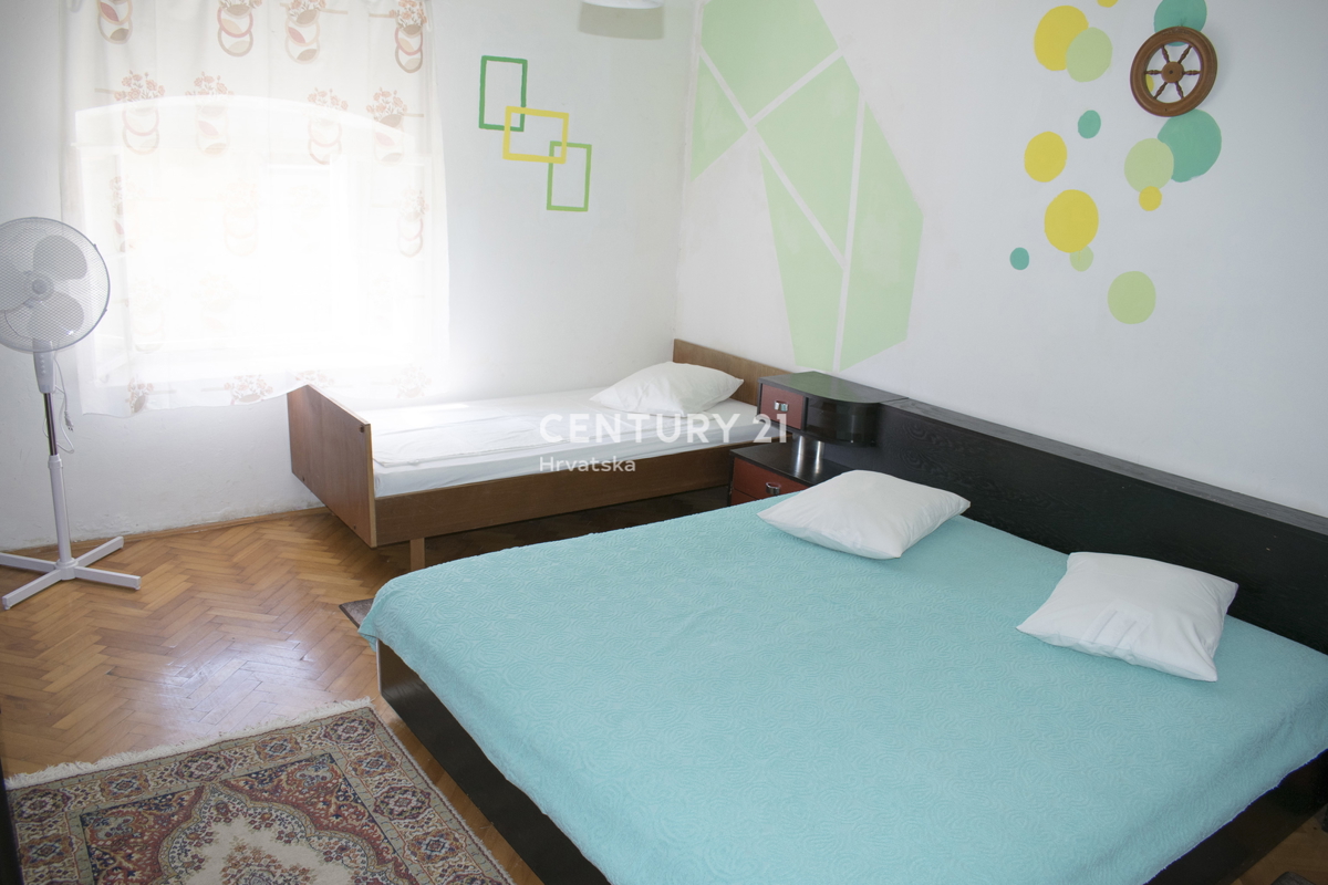 POREČ, APPARTAMENTO CON 3 CAMERE DA LETTO NEL CENTRO CITTÀ