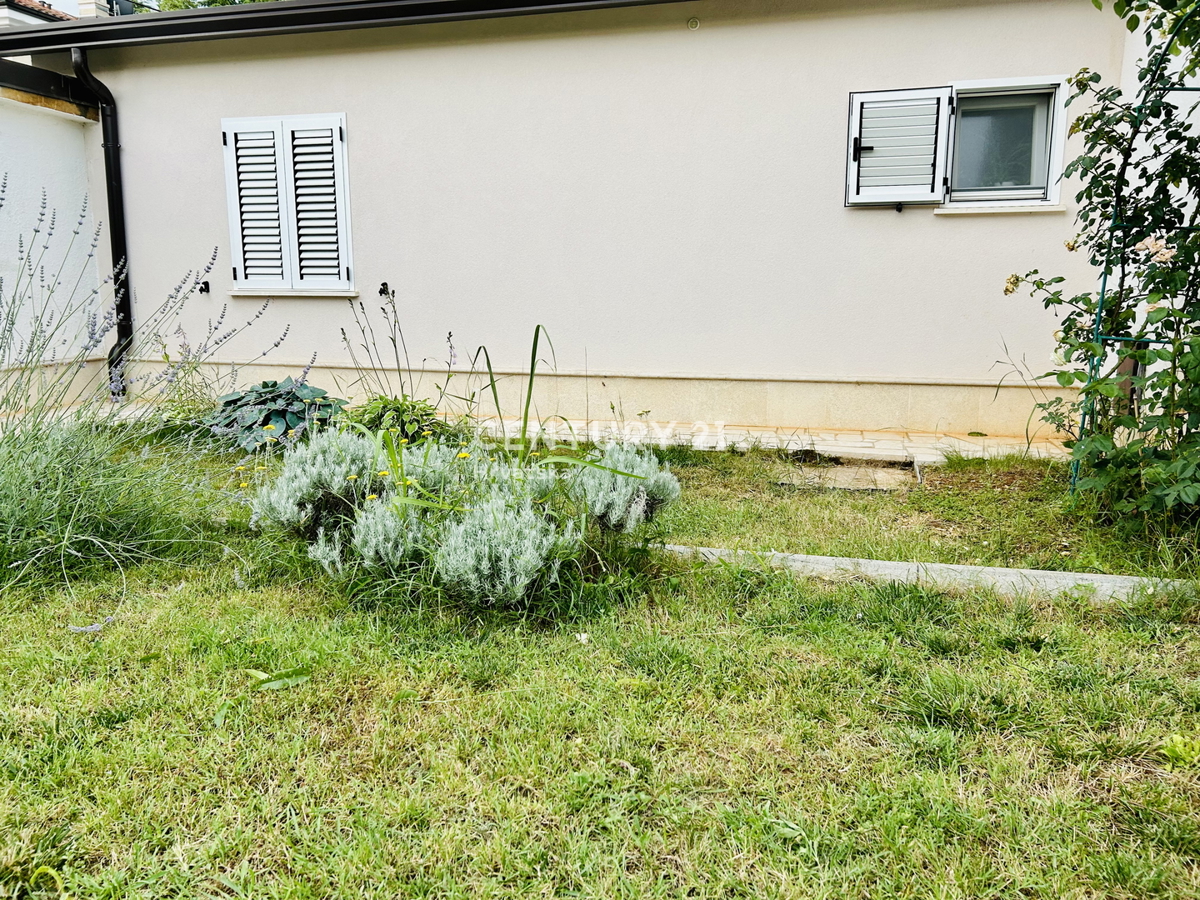 UMAG, DINTORNI, VILLA AL PIANO TERRA, A SOLI 100 METRI DALLA SPIAGGIA IN UNA POSIZIONE STRATEGICA