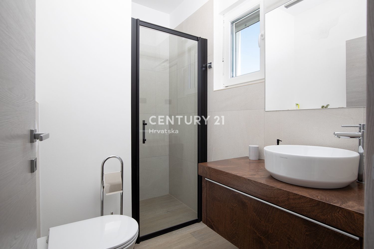 MEDULIN, VILLA CON VISTA MARE A SOLI 150 METRI DALLA SPIAGGIA