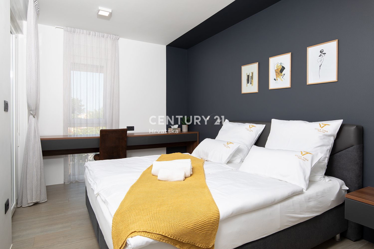 MEDULIN, VILLA CON VISTA MARE A SOLI 150 METRI DALLA SPIAGGIA