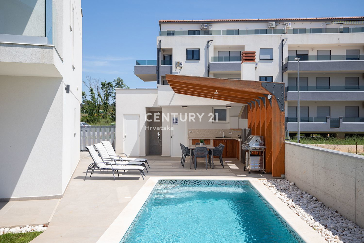 MEDULIN, VILLA CON VISTA MARE A SOLI 150 METRI DALLA SPIAGGIA