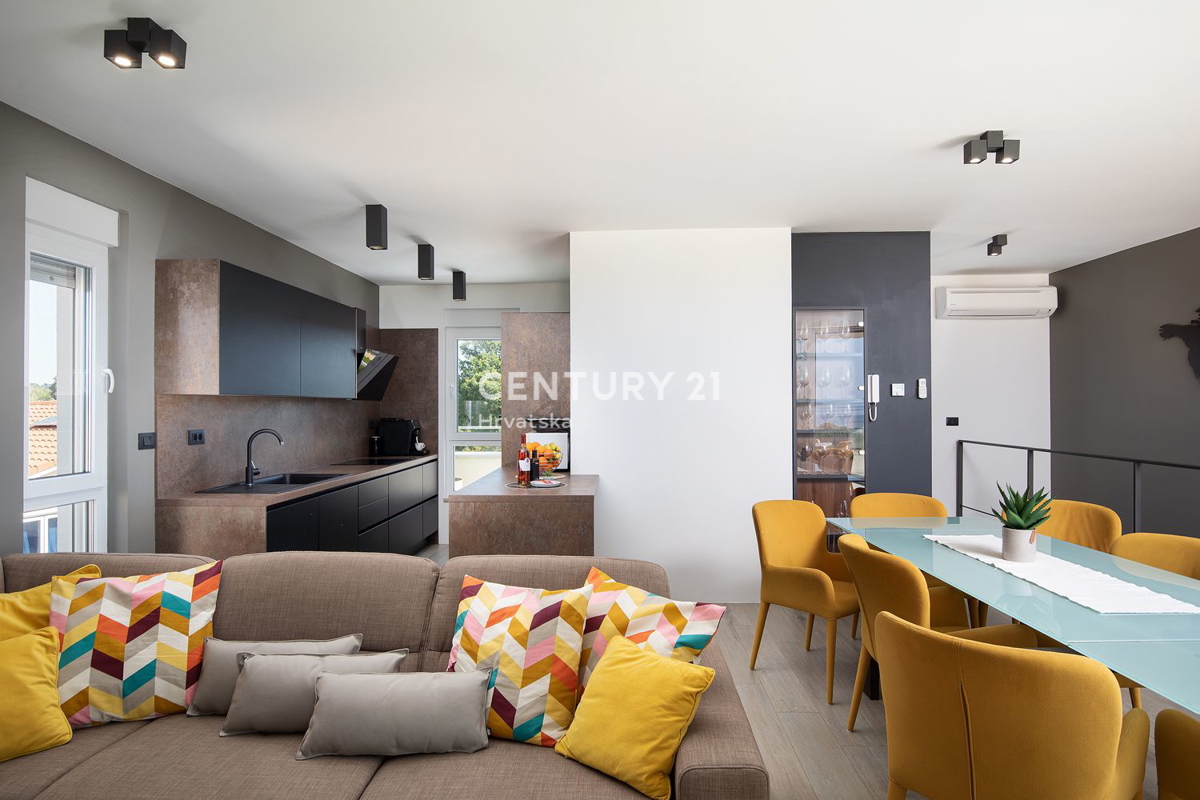 MEDULIN, VILLA CON VISTA MARE A SOLI 150 METRI DALLA SPIAGGIA