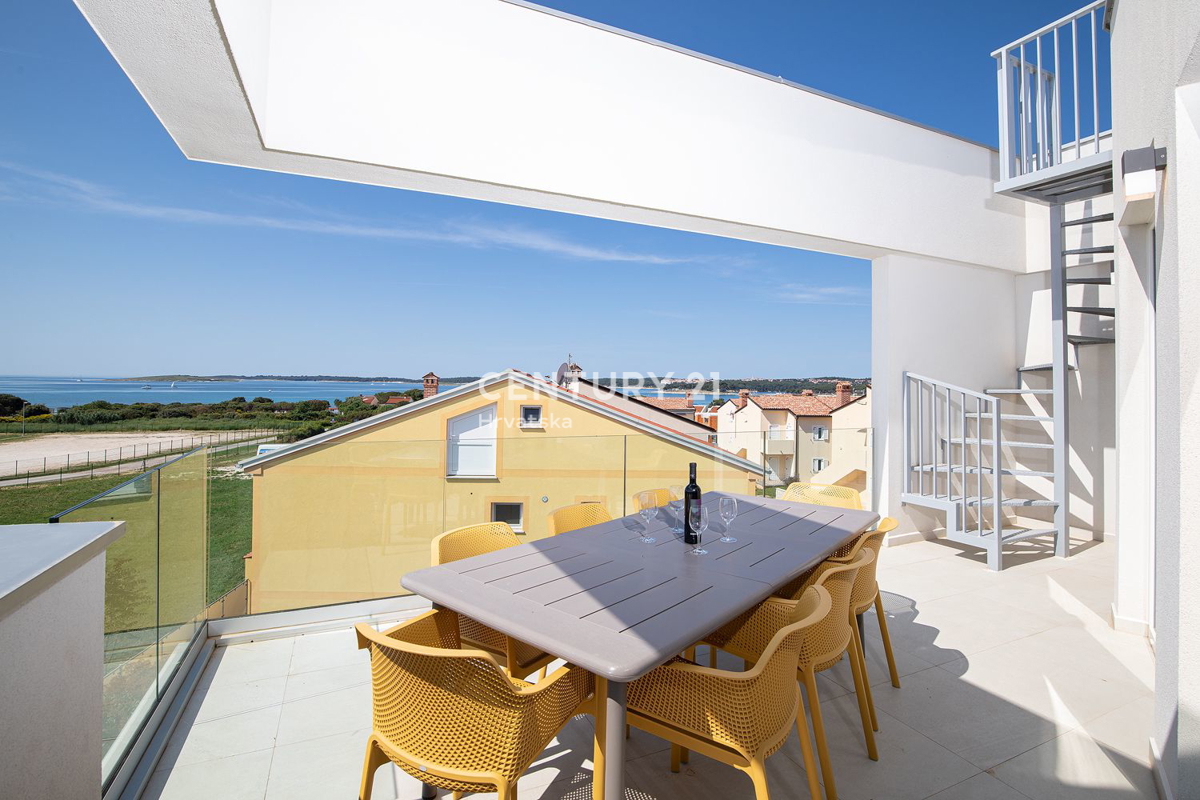 MEDULIN, VILLA CON VISTA MARE A SOLI 150 METRI DALLA SPIAGGIA
