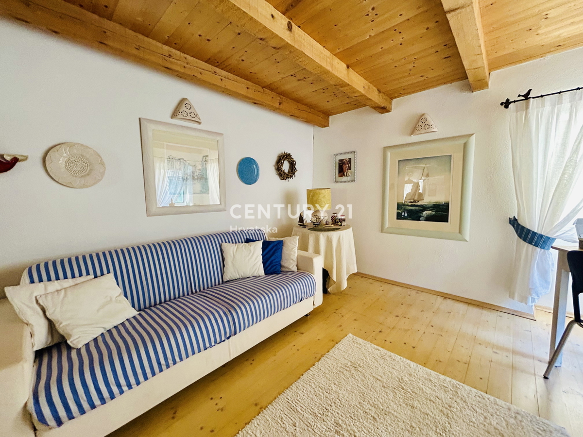 ROVIGNO, CENTRO, APPARTAMENTO RISTRUTTURATO IN OTTIMA POSIZIONE NEL CUORE DI ROVIGNO