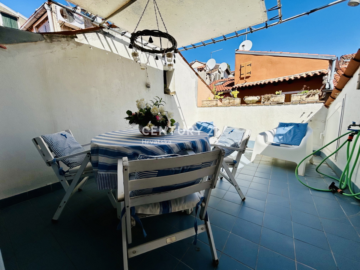 ROVIGNO, CENTRO, APPARTAMENTO RISTRUTTURATO IN OTTIMA POSIZIONE NEL CUORE DI ROVIGNO