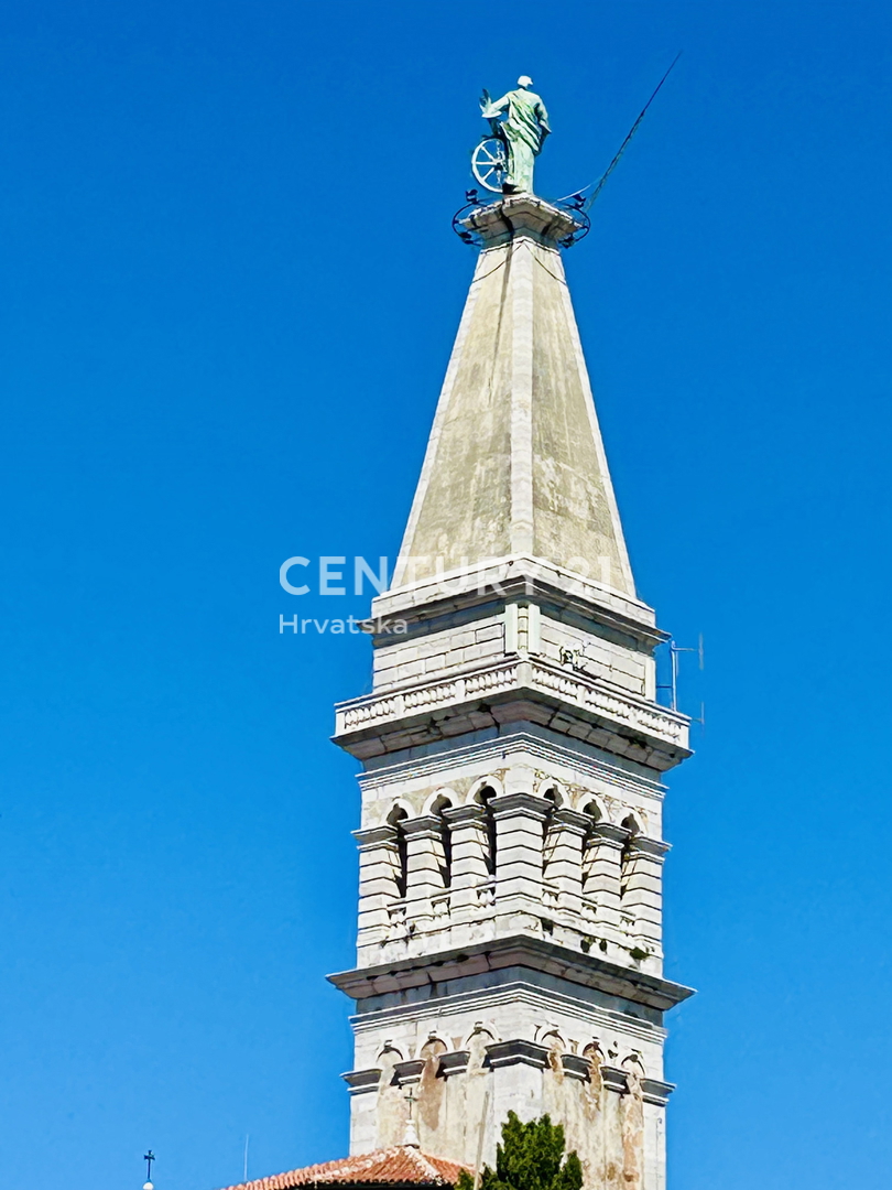 ROVIGNO, CENTRO, APPARTAMENTO RISTRUTTURATO IN OTTIMA POSIZIONE NEL CUORE DI ROVIGNO