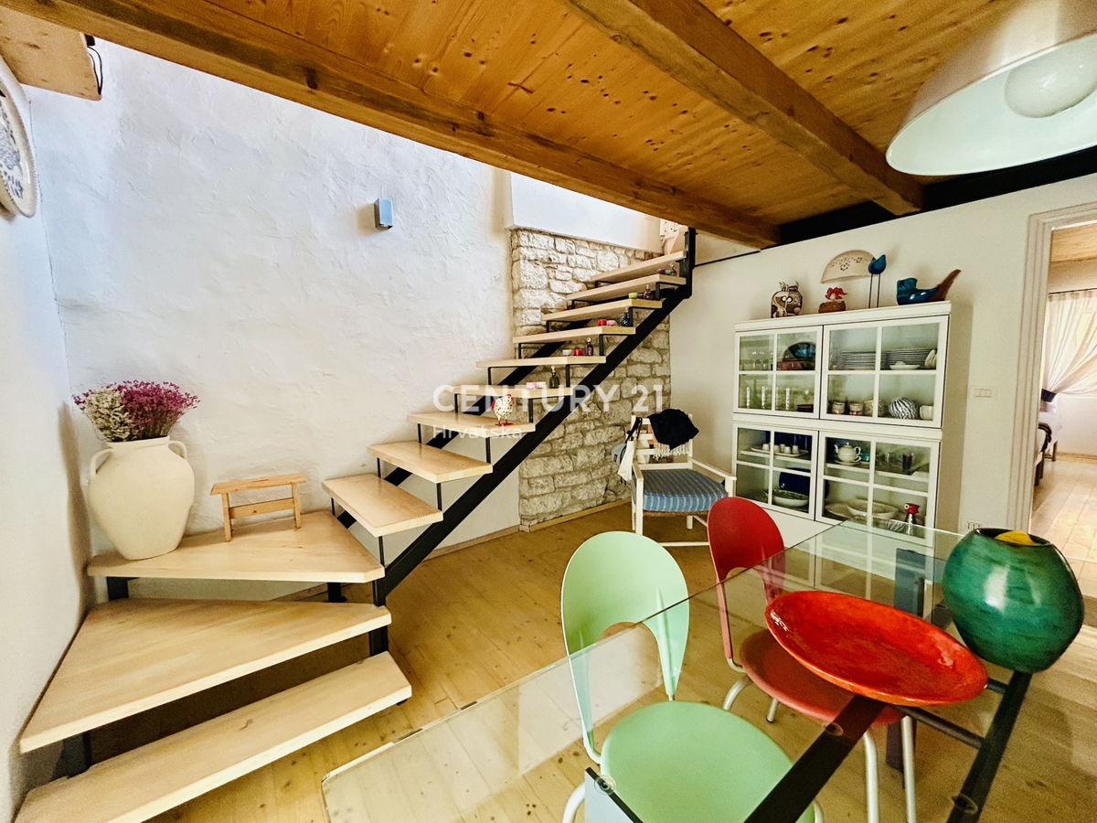 ROVIGNO, CENTRO, APPARTAMENTO RISTRUTTURATO IN OTTIMA POSIZIONE NEL CUORE DI ROVIGNO