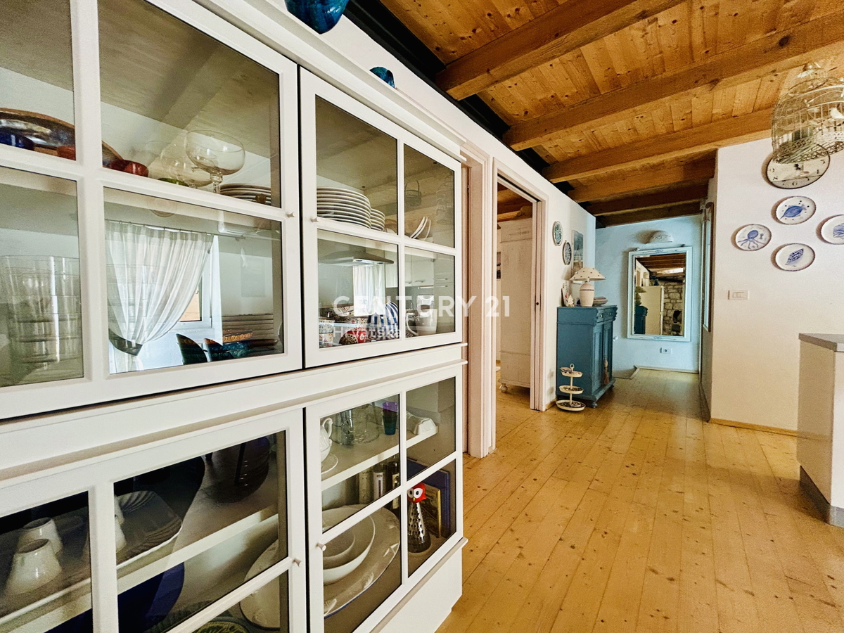 ROVIGNO, CENTRO, APPARTAMENTO RISTRUTTURATO IN OTTIMA POSIZIONE NEL CUORE DI ROVIGNO