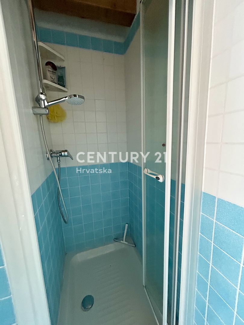 ROVIGNO, CENTRO, APPARTAMENTO RISTRUTTURATO IN OTTIMA POSIZIONE NEL CUORE DI ROVIGNO