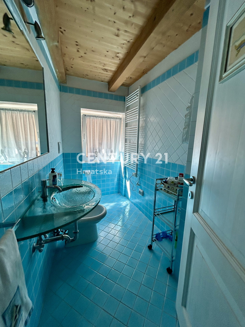 ROVIGNO, CENTRO, APPARTAMENTO RISTRUTTURATO IN OTTIMA POSIZIONE NEL CUORE DI ROVIGNO