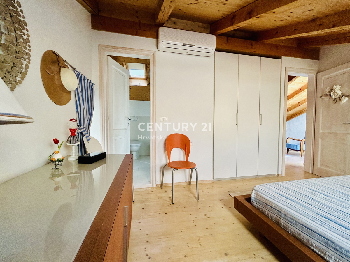 ROVIGNO, CENTRO, APPARTAMENTO RISTRUTTURATO IN OTTIMA POSIZIONE NEL CUORE DI ROVIGNO