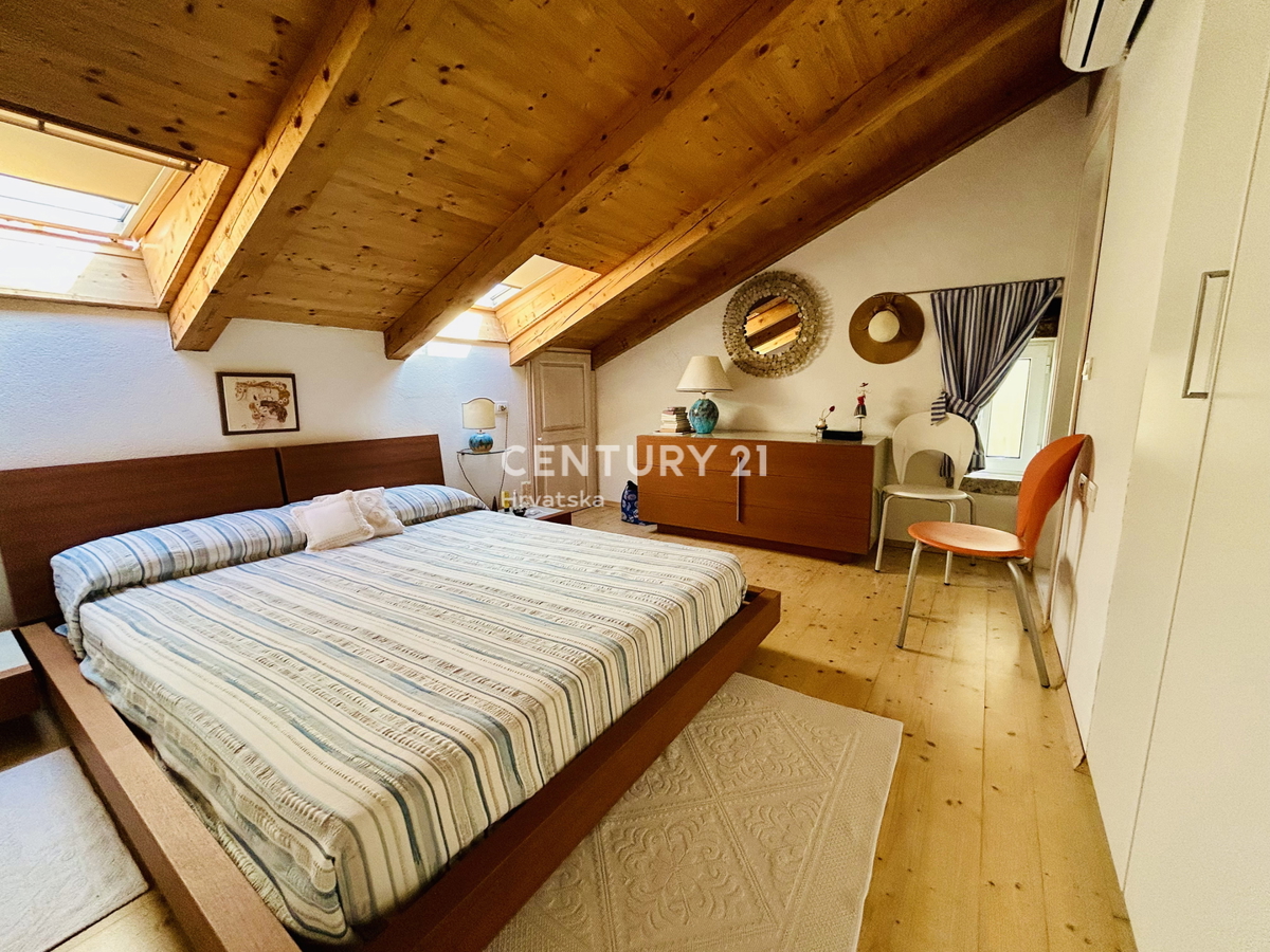 ROVIGNO, CENTRO, APPARTAMENTO RISTRUTTURATO IN OTTIMA POSIZIONE NEL CUORE DI ROVIGNO