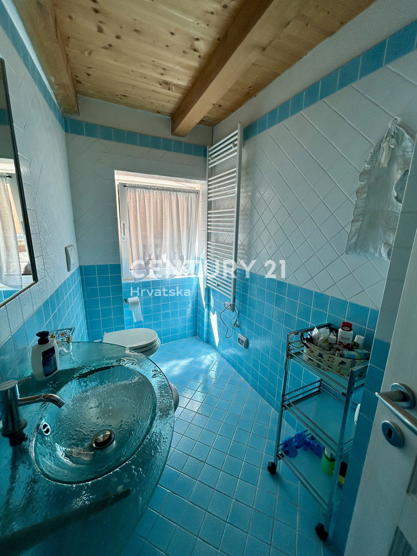 ROVIGNO, CENTRO, APPARTAMENTO RISTRUTTURATO IN OTTIMA POSIZIONE NEL CUORE DI ROVIGNO