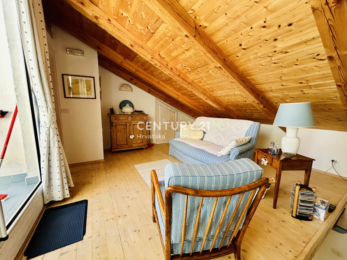 ROVIGNO, CENTRO, APPARTAMENTO RISTRUTTURATO IN OTTIMA POSIZIONE NEL CUORE DI ROVIGNO