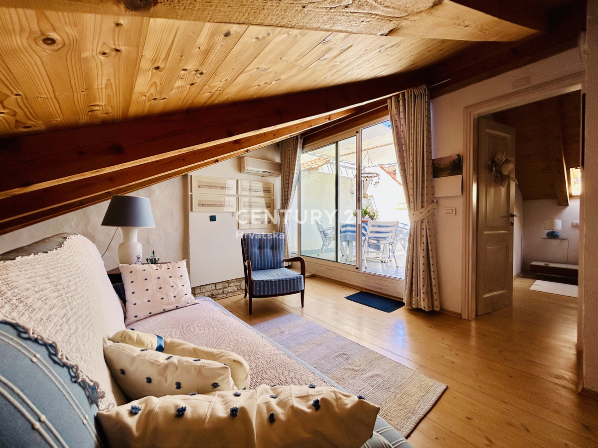 ROVIGNO, CENTRO, APPARTAMENTO RISTRUTTURATO IN OTTIMA POSIZIONE NEL CUORE DI ROVIGNO