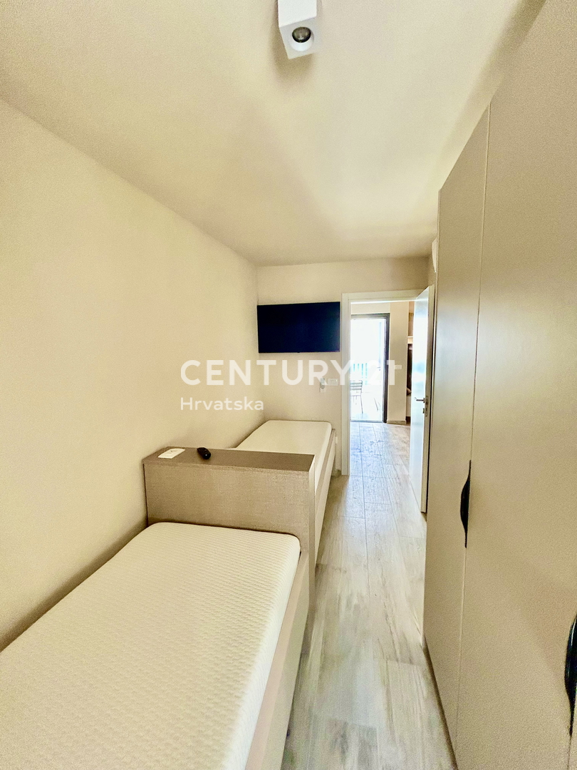 UMAG, DINTORNI, NUOVO APPARTAMENTO A SOLI 300 METRI DALLA SPIAGGIA E DAL MARE