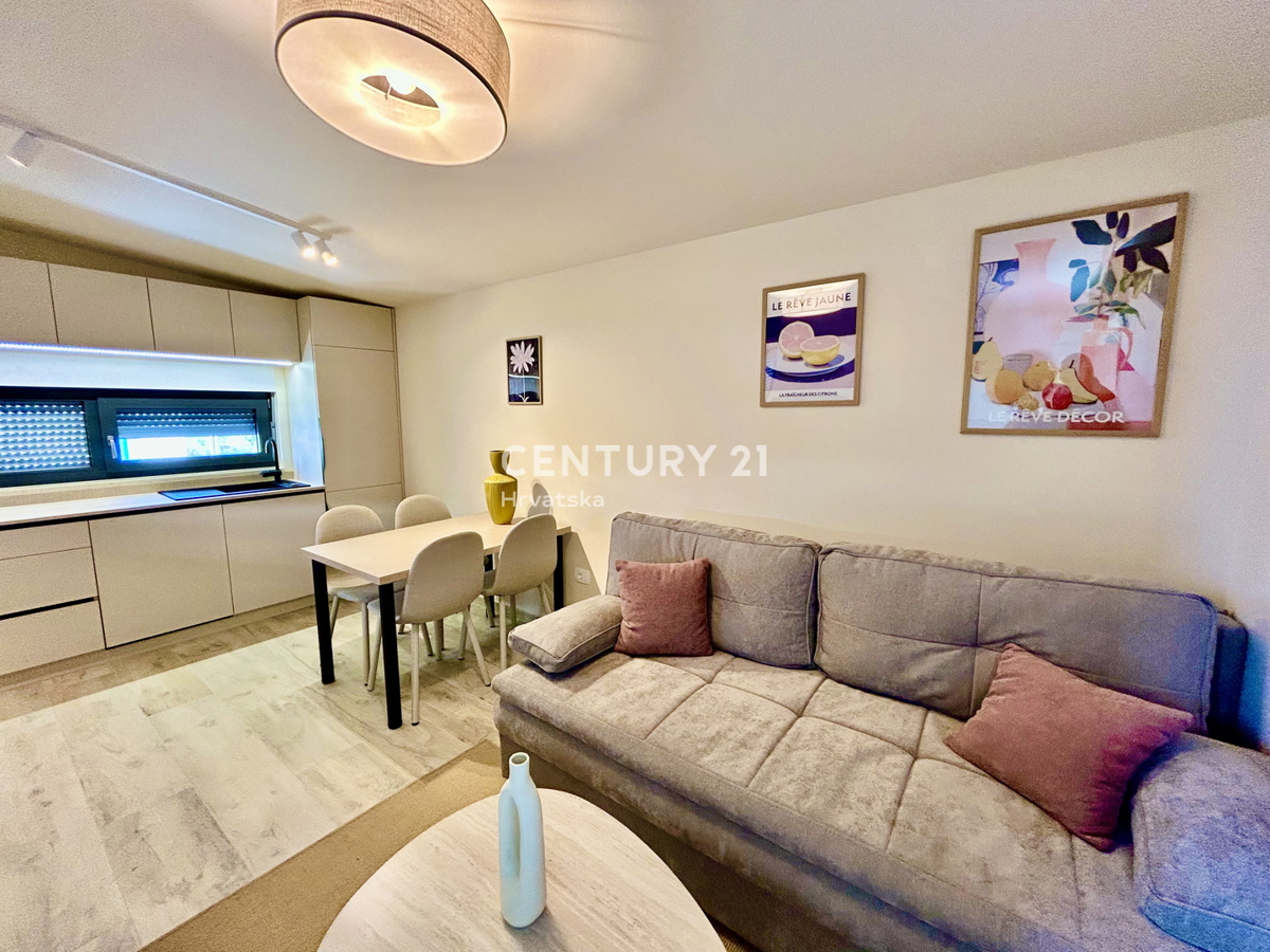 UMAG, DINTORNI, NUOVO APPARTAMENTO A SOLI 300 METRI DALLA SPIAGGIA E DAL MARE