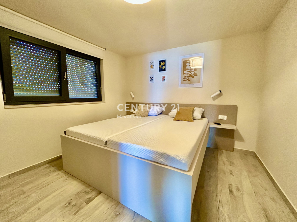 UMAG, DINTORNI, NUOVO APPARTAMENTO A SOLI 300 METRI DALLA SPIAGGIA E DAL MARE