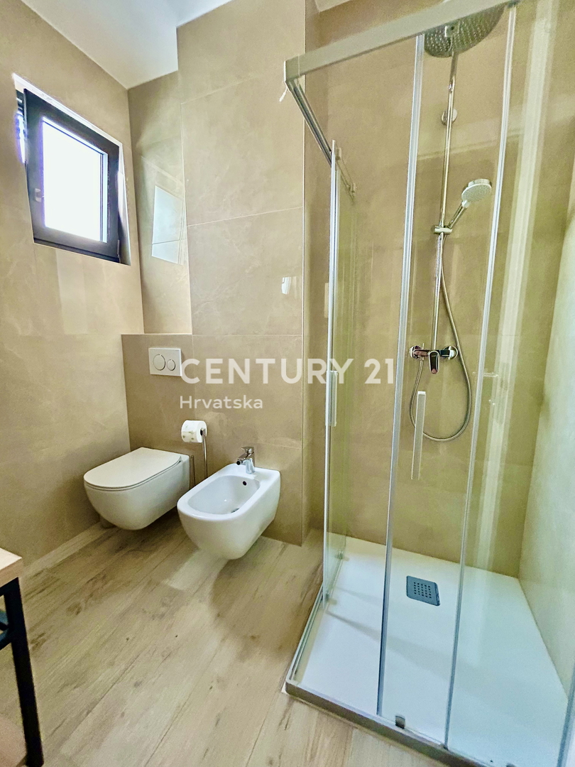 UMAG, DINTORNI, NUOVO APPARTAMENTO A SOLI 300 METRI DALLA SPIAGGIA E DAL MARE