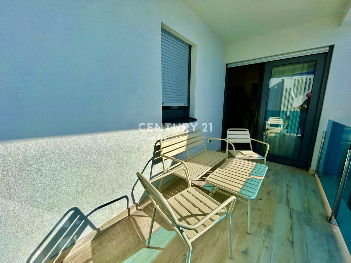 UMAG, DINTORNI, NUOVO APPARTAMENTO A SOLI 300 METRI DALLA SPIAGGIA E DAL MARE