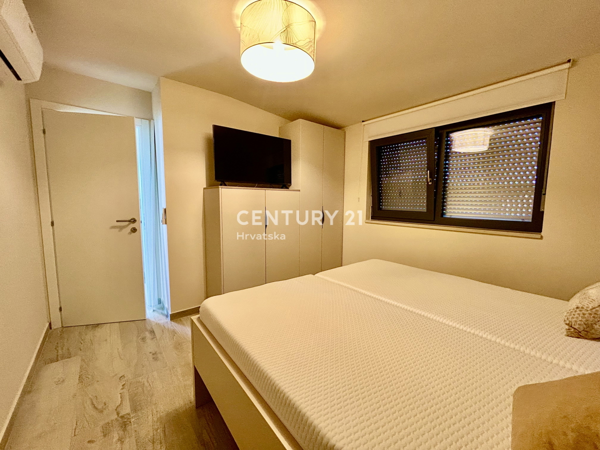 UMAG, DINTORNI, NUOVO APPARTAMENTO A SOLI 300 METRI DALLA SPIAGGIA E DAL MARE