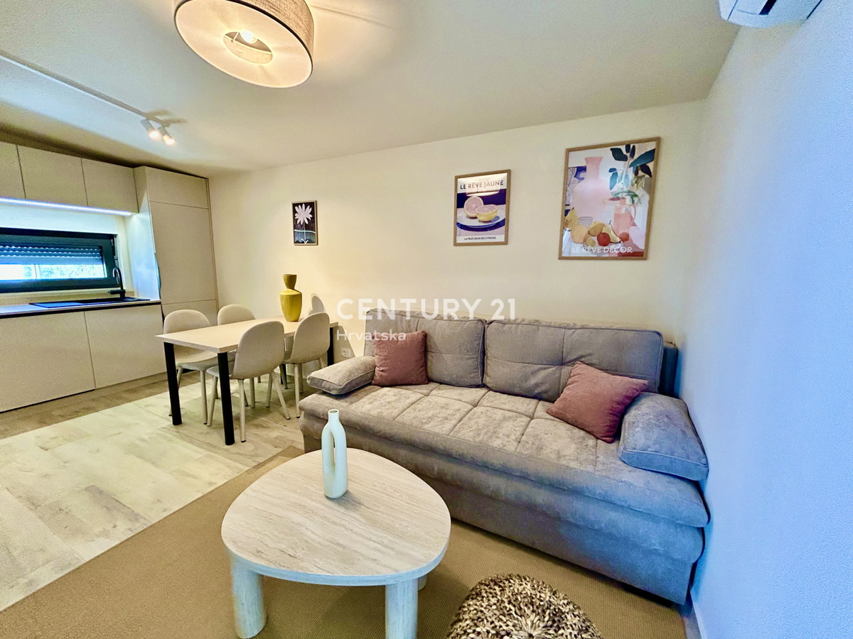 UMAG, DINTORNI, NUOVO APPARTAMENTO A SOLI 300 METRI DALLA SPIAGGIA E DAL MARE