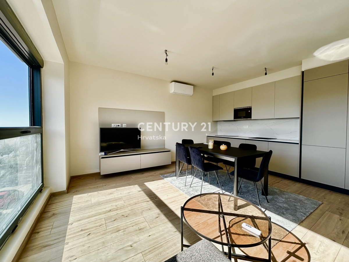 POREČ, APPARTAMENTO A SOLI 600 METRI DALLA SPIAGGIA E DAL MARE