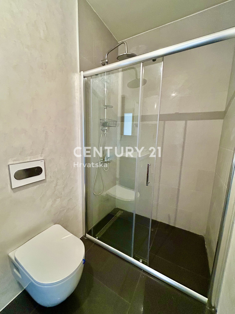 POREČ, APPARTAMENTO A SOLI 600 METRI DALLA SPIAGGIA E DAL MARE