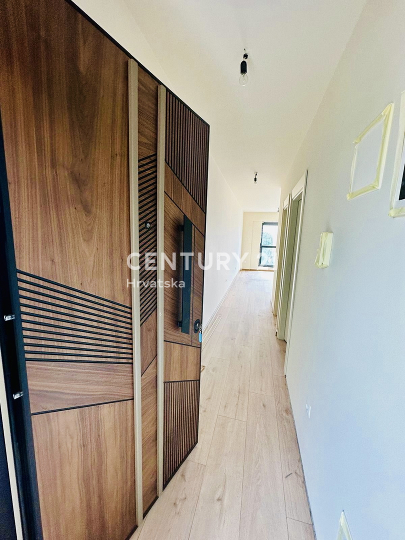 POREČ, APPARTAMENTO A SOLI 600 METRI DALLA SPIAGGIA E DAL MARE