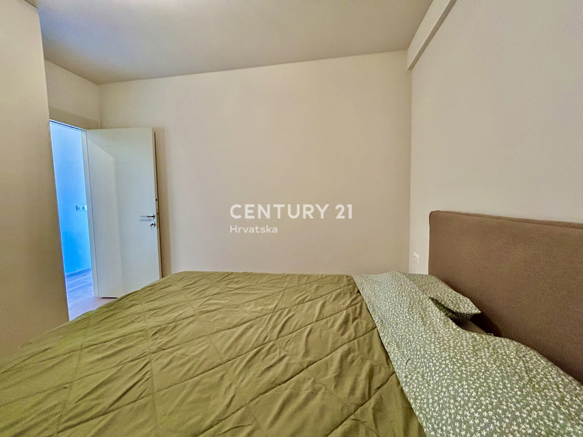 POREČ, APPARTAMENTO A SOLI 600 METRI DALLA SPIAGGIA E DAL MARE