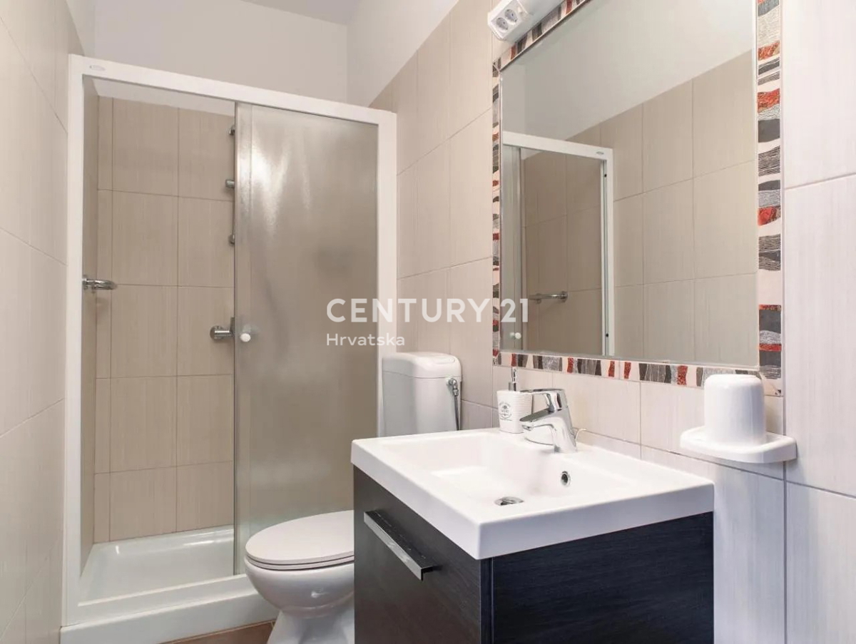 GRAČIŠĆE, VILLA IN PIETRA CON PISCINA NEL CUORE DELL’ISTRIA