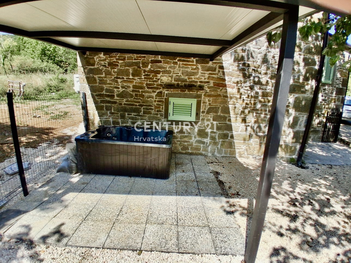 SOVINJAK, ZONA CIRCOSTANTE, CASA INDIPENDENTE IN PIETRA COMPLETAMENTE RISTRUTTURATA, SCONTATA E OTTIMO INVESTIMENTO