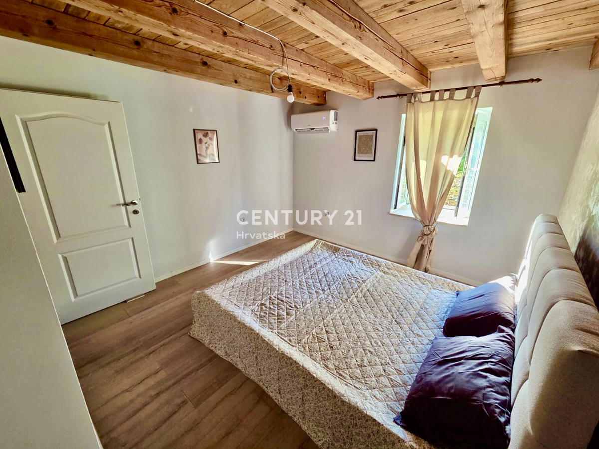 SOVINJAK, ZONA CIRCOSTANTE, CASA INDIPENDENTE IN PIETRA COMPLETAMENTE RISTRUTTURATA, SCONTATA E OTTIMO INVESTIMENTO