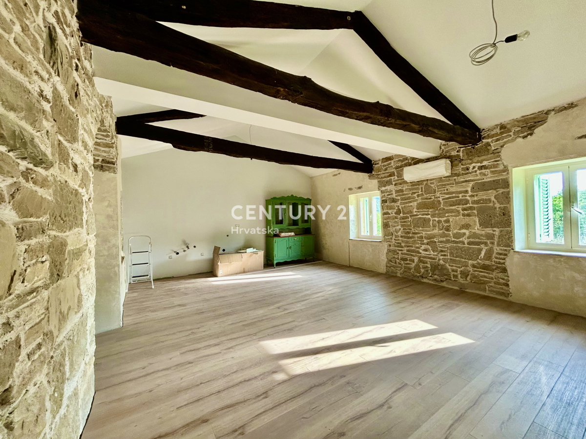 SOVINJAK, ZONA CIRCOSTANTE, CASA INDIPENDENTE IN PIETRA COMPLETAMENTE RISTRUTTURATA, SCONTATA E OTTIMO INVESTIMENTO