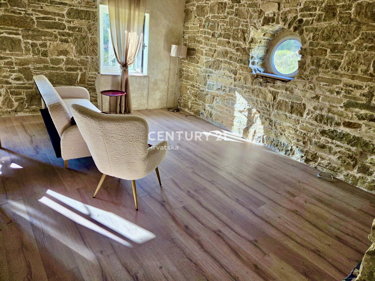 SOVINJAK, ZONA CIRCOSTANTE, CASA INDIPENDENTE IN PIETRA COMPLETAMENTE RISTRUTTURATA, SCONTATA E OTTIMO INVESTIMENTO