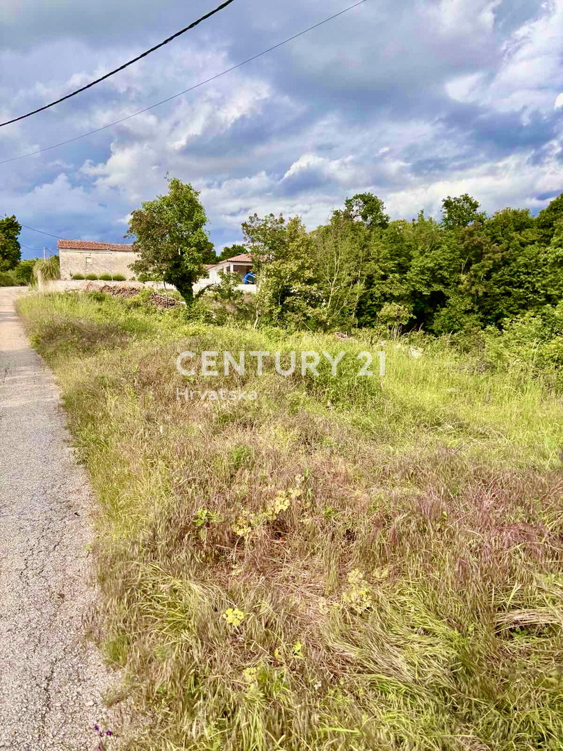 HUM, ZONA CIRCOSTANTE, TERRENO EDIFICABILE CON PERMESSO DI COSTRUIRE