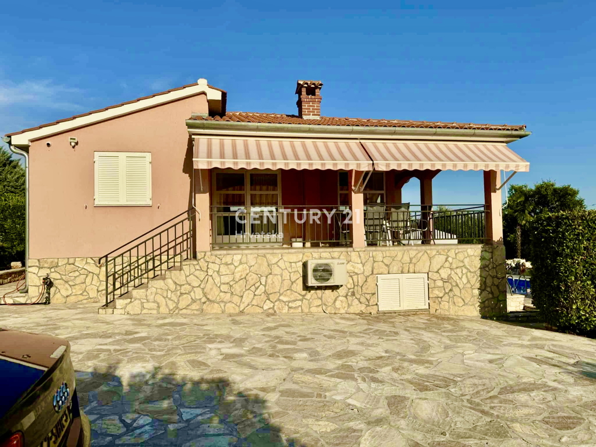 POREČ, DINTORNI, OTTIMA CASA CON VISTA MARE