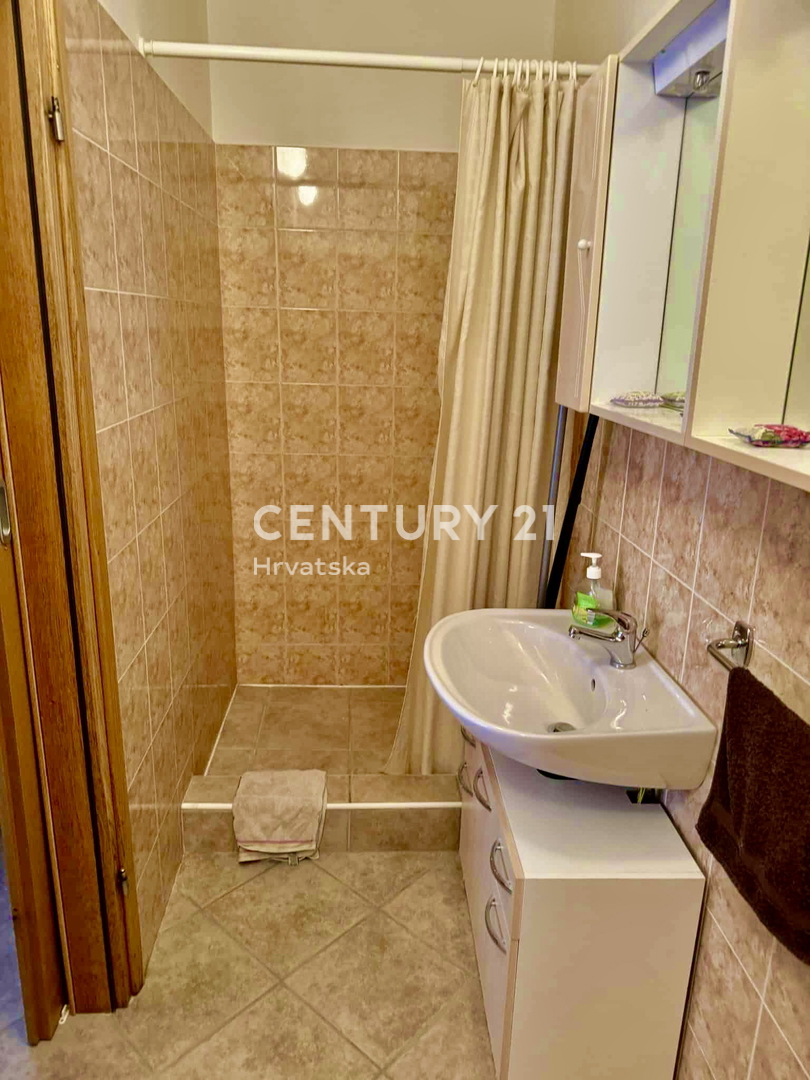 POREČ, DINTORNI, OTTIMA CASA CON VISTA MARE